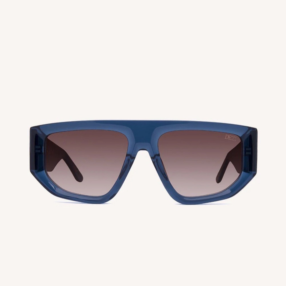Dezi Backtrack sunglasses great condition but not fitting my face anymore.